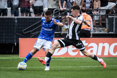 Com gols de Memphis e Yuri, Corinthians vence reservas do Cruzeiro e abre sete pontos do Z4